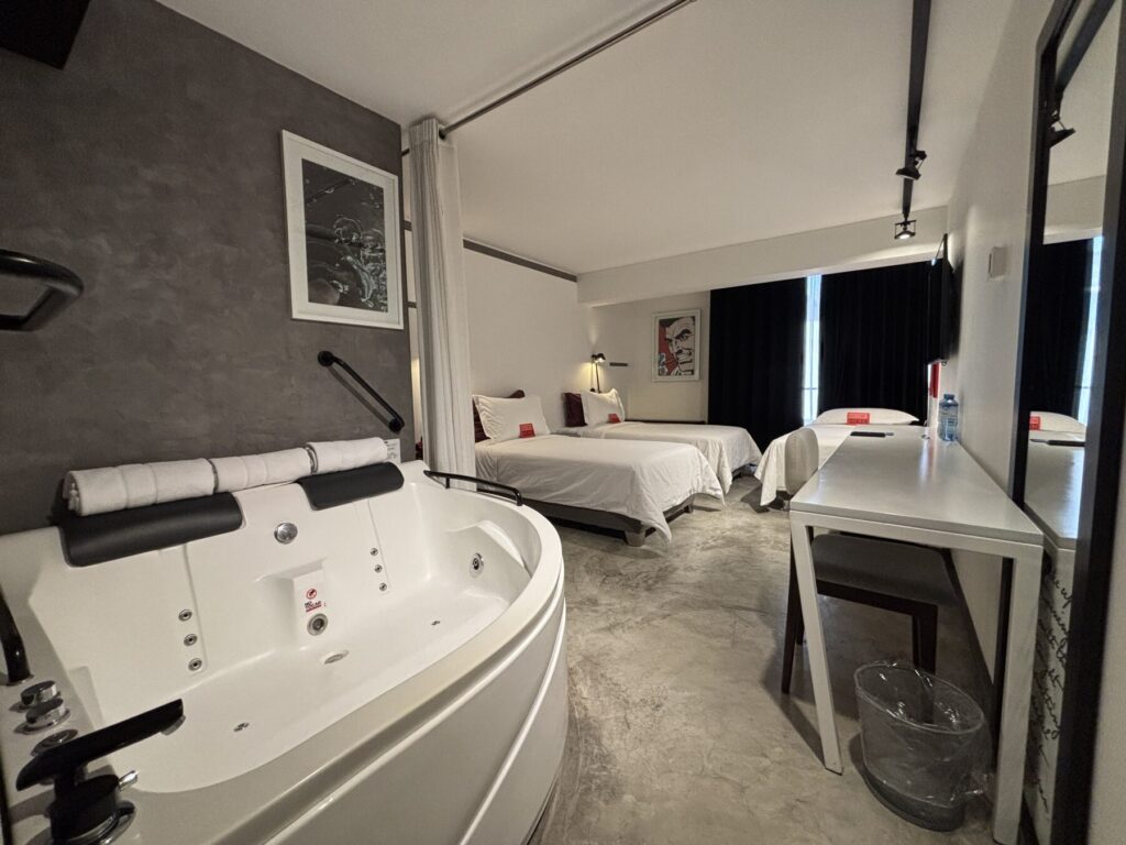 habitacion cosmopolitan triple bth hotel san borja 1