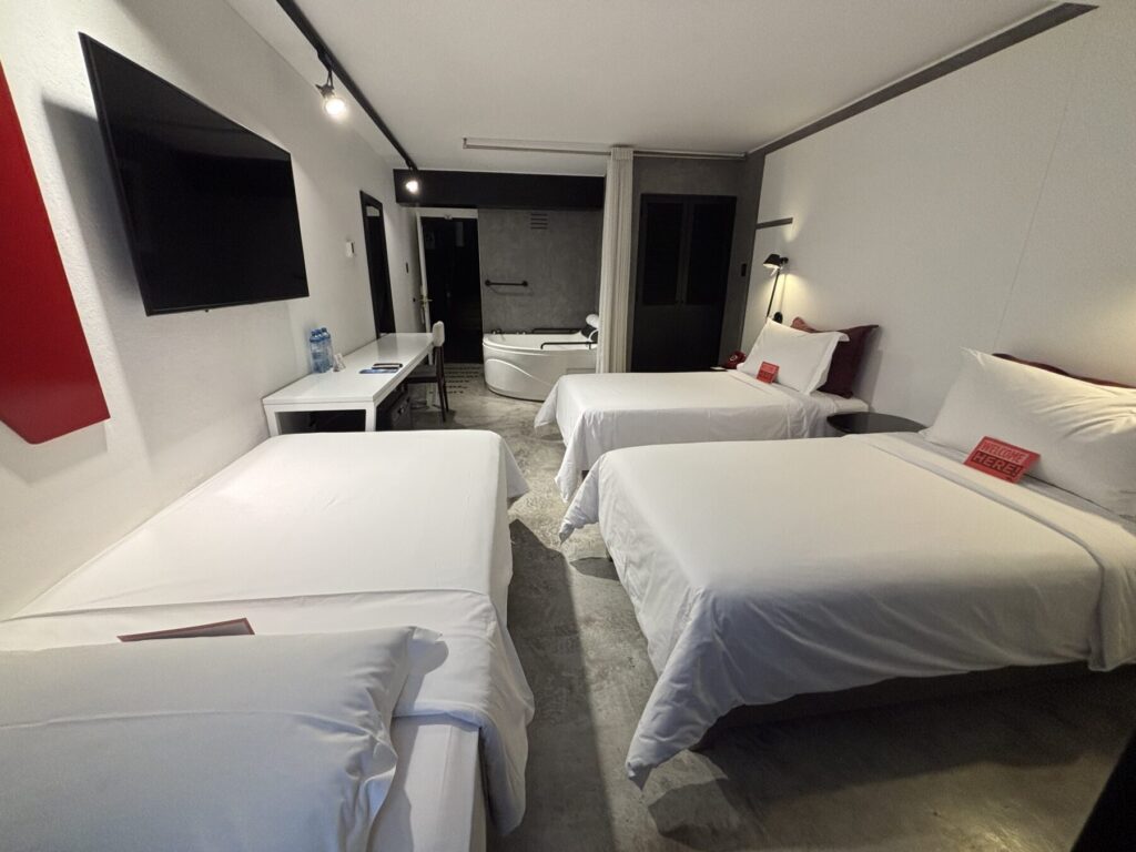 habitacion cosmopolitan triple bth hotel san borja 2